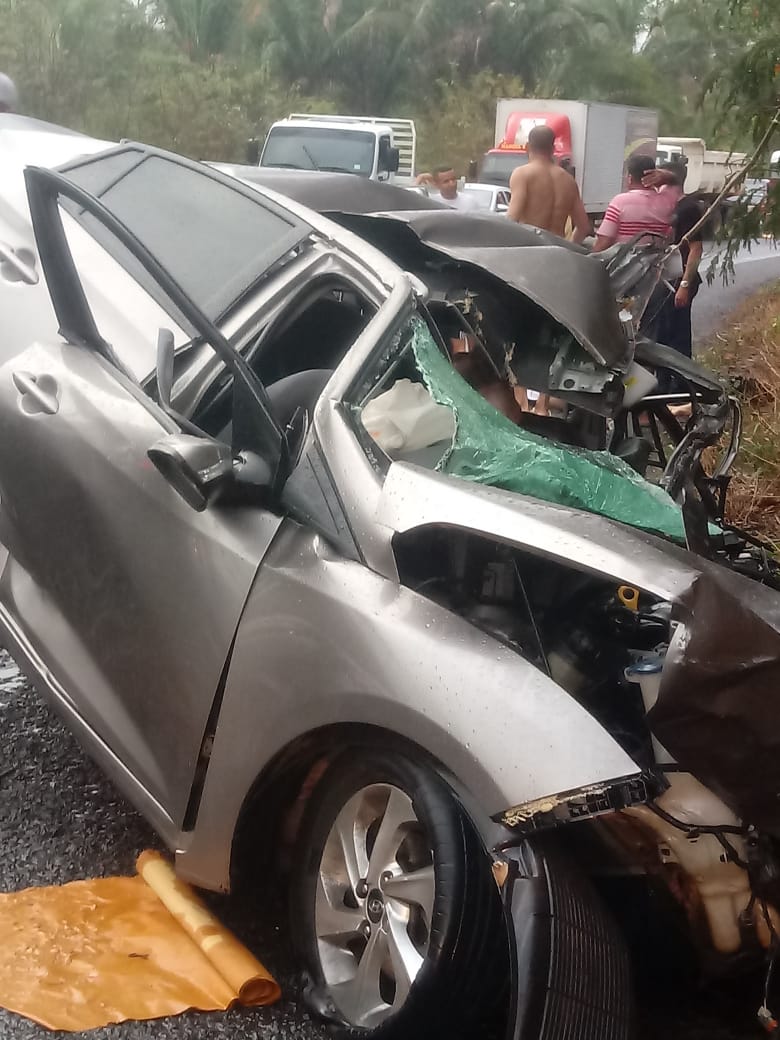 Imagem do carro após acidente